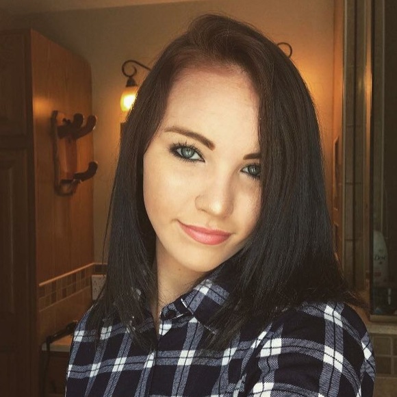 Meet your Posher, Taylor - Picture 1 of 1